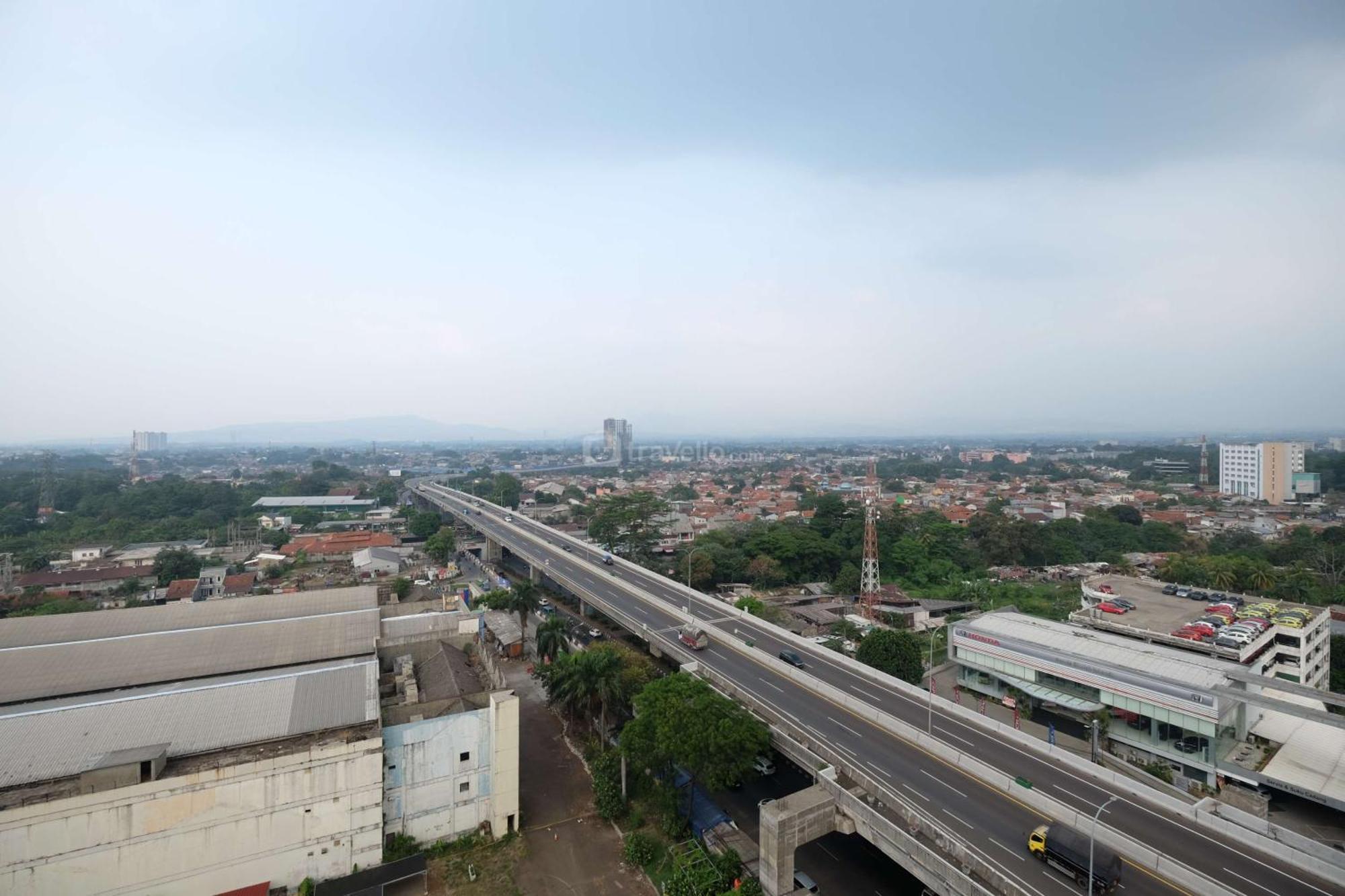 Modern Look 2br At Valley By Travelio Apartemen Bogor
